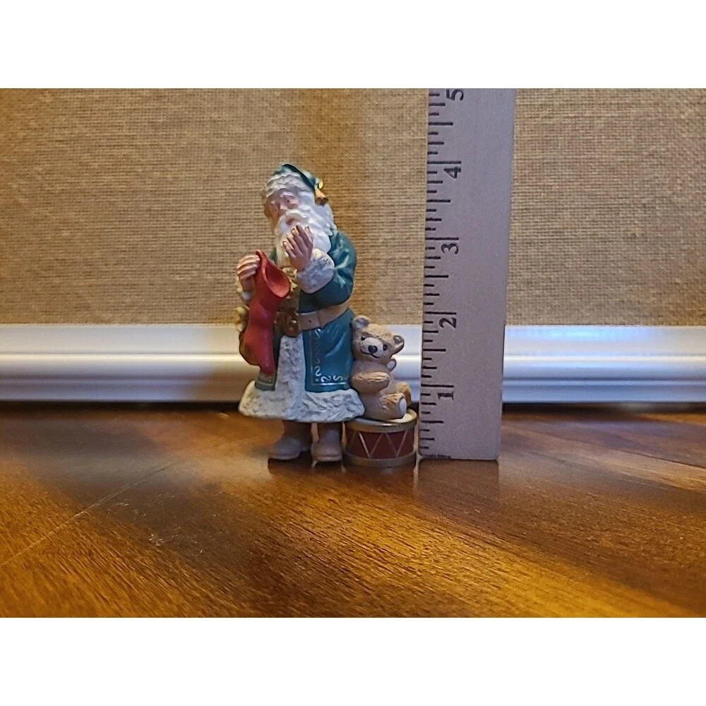 1992 Hallmark Keepsake Christmas Ornament Merry Olde Santa Claus #3 Box Flaw